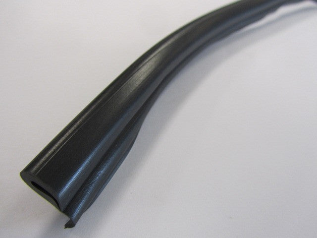 Lambretta black side panel rubbers  15055059  1 pair